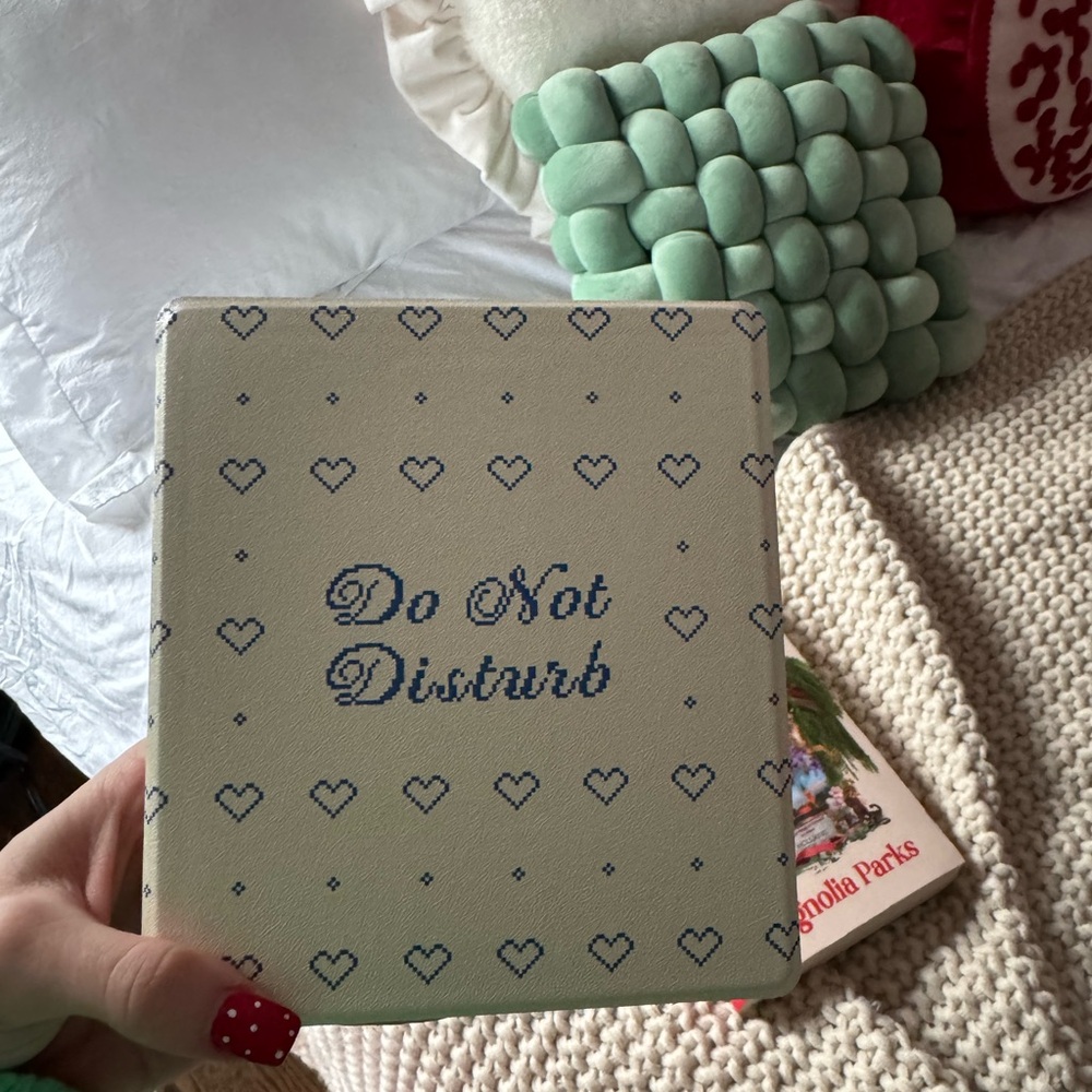 Heart Pattern Tablet Case - Cream and Blue